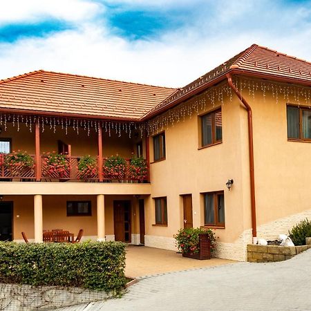 Casa Tofi Vendégház Aparthotel Praid Exterior foto